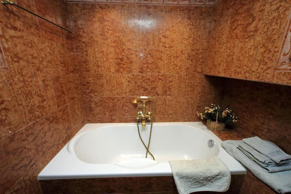 3V Luxury Apartment By Hili โรม ภายนอก รูปภาพ